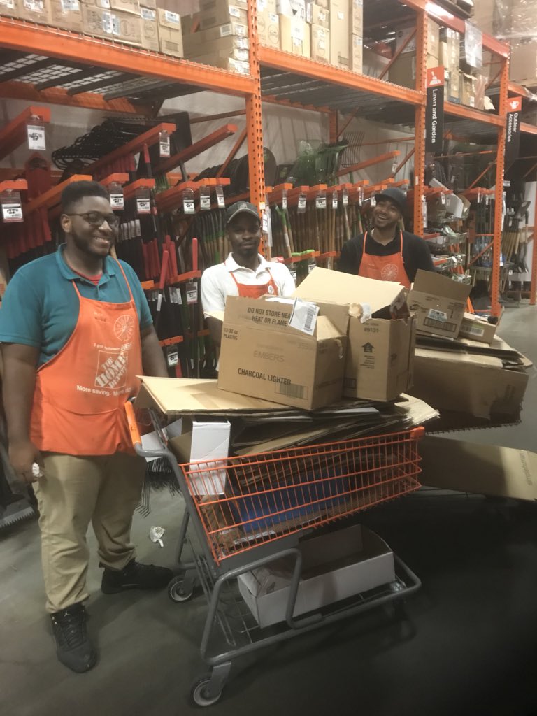 Miss_T_Holland's tweet image. #OverheadOrganization at its best! I’m so proud of DHAndre. All overheads completed by Wednesday! This is what happens when you focus on overheads everyday! @FelixRamirezD82 and these associates enjoyed the #CardBoardChallange @NalineeHobert