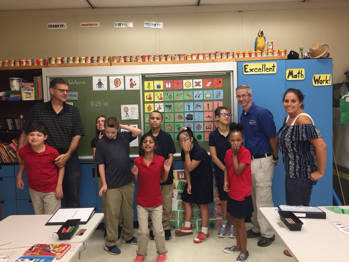 ChristinaK12's tweet photo. #CSDReach staff and students have enjoyed their first week back to school. Looking forward to a great school year! #BackToSchool2018 https://t.co/DuOAk3zCk8