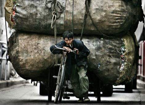 "Hayat, ne aşk davasıdır, ne de ekmek kavgasıdır. 
Hayat, insan kalabilme mücadelesidir. 
Şerefinle, namusunla, onurunla..."