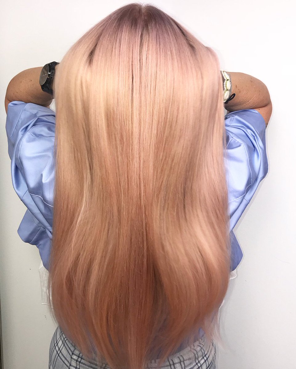 ghdspain's tweet photo. MELENA DE MELOCOTÓN 🍑 Consigue este brillo y la vez repara tu cabello con nuestro #ghdadvancedsplitendtherapy ✨ @intercoiffure.silviarausch 
https://t.co/G4dw5VIjmR https://t.co/44d3RNyfwd