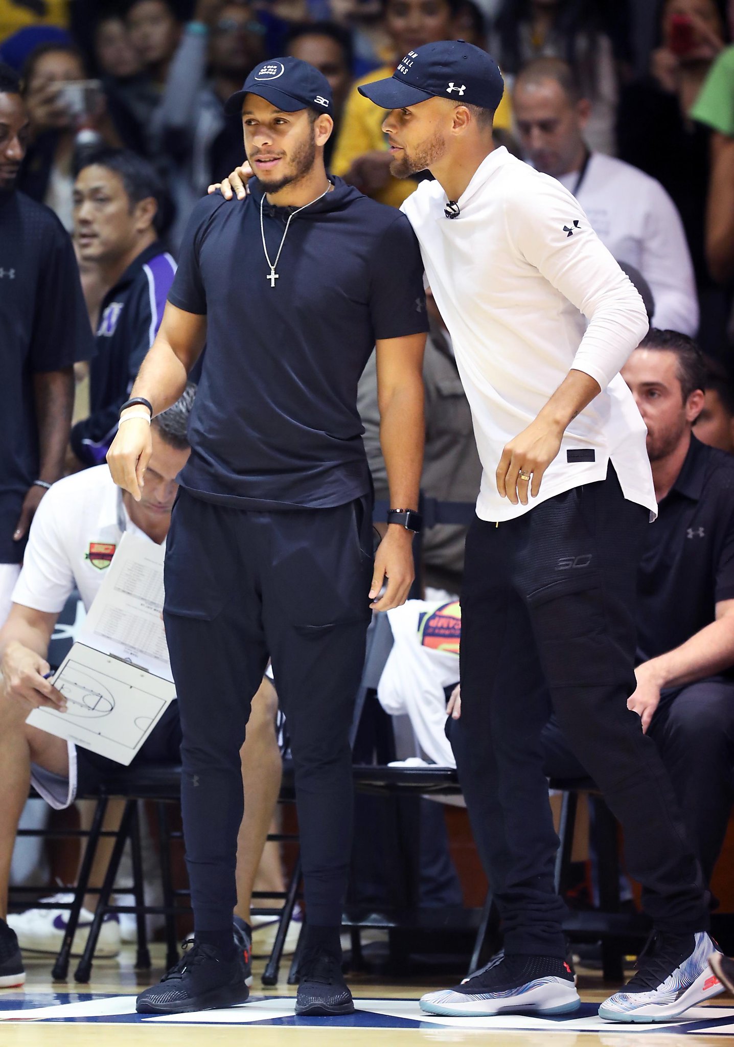SFGATE on X: "Steph and Seth Curry shock sister with epic wedding gift https://t.co/QJxGcNBS0Z https://t.co/YEheGwJarh" / X