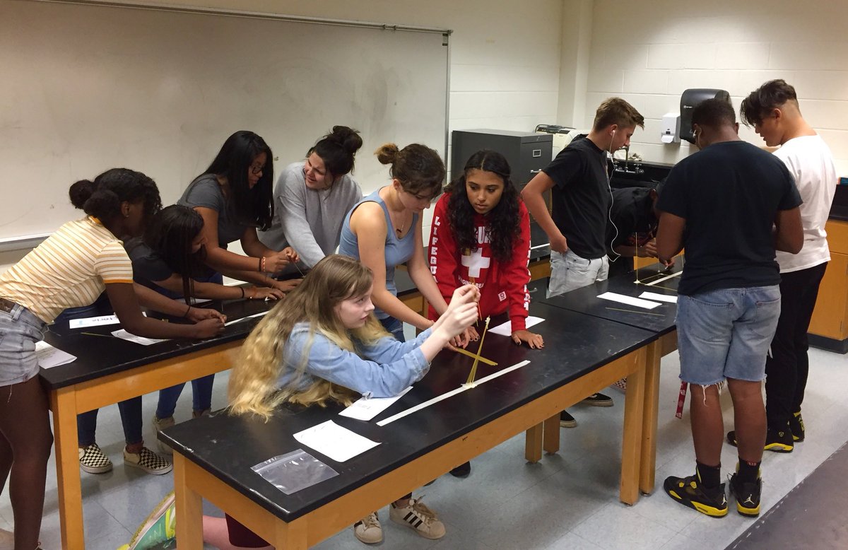 STEAMRams's tweet photo. Active Physics students take on the STEM Marshmallow Challenge! @RobinsonSSNews @FCPSScience https://t.co/7AFfy1BqZW