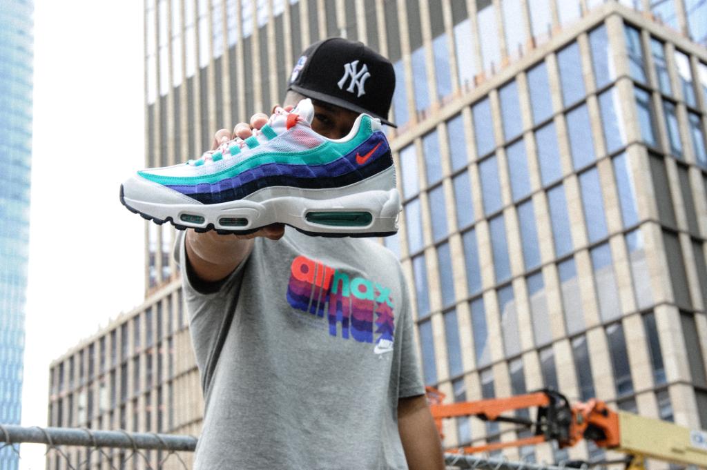 air max 95 essential on feet