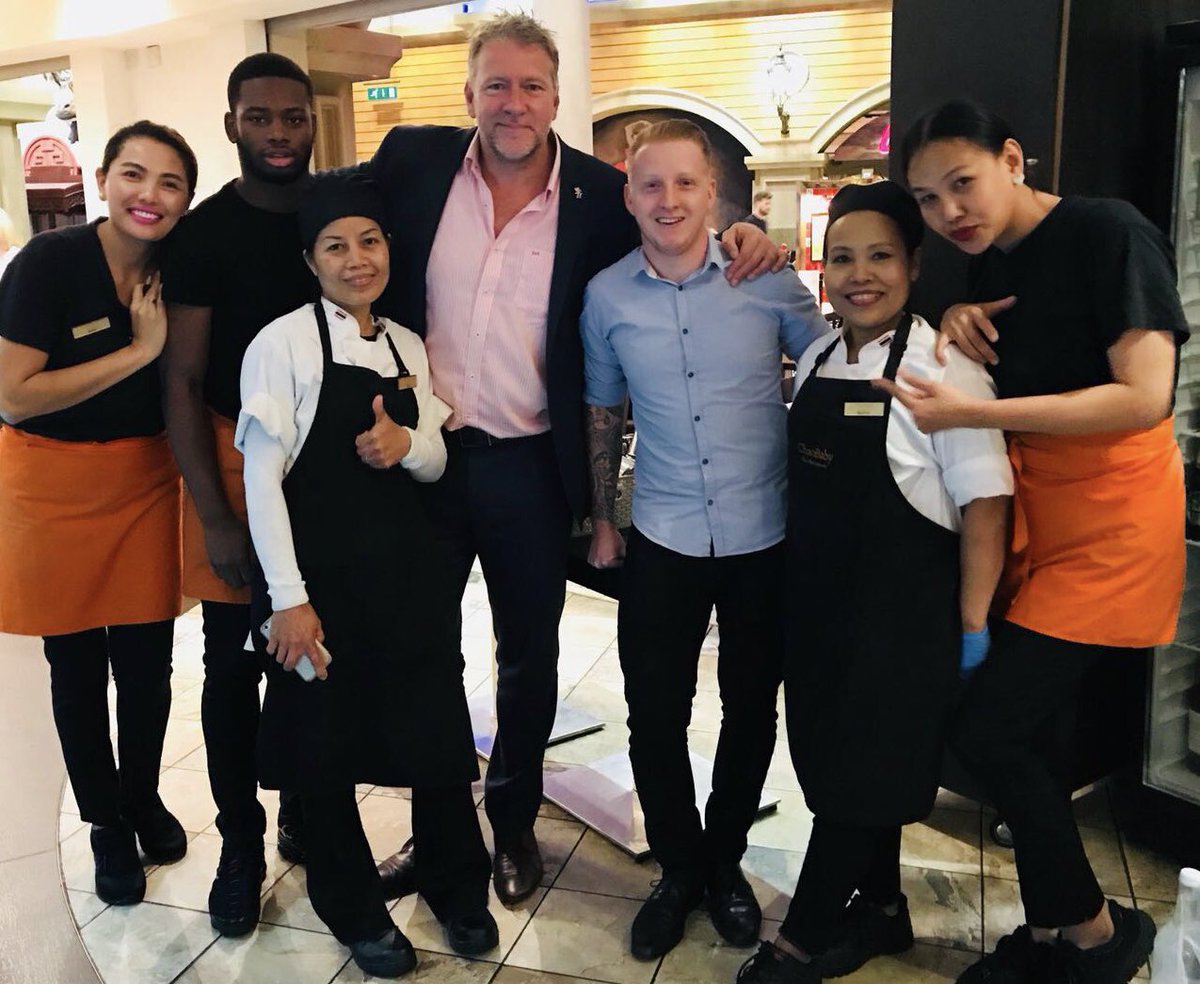 My #Samakee Tour of the UK (Samakee = #Teamwork - that’s one of our core values) starts with a visit to @ChaoBabyThai @intuTrafford . We opened this site in 2009. Today as back then an absolutely top team, great food, great service. 🙏🏻😀🇹🇭