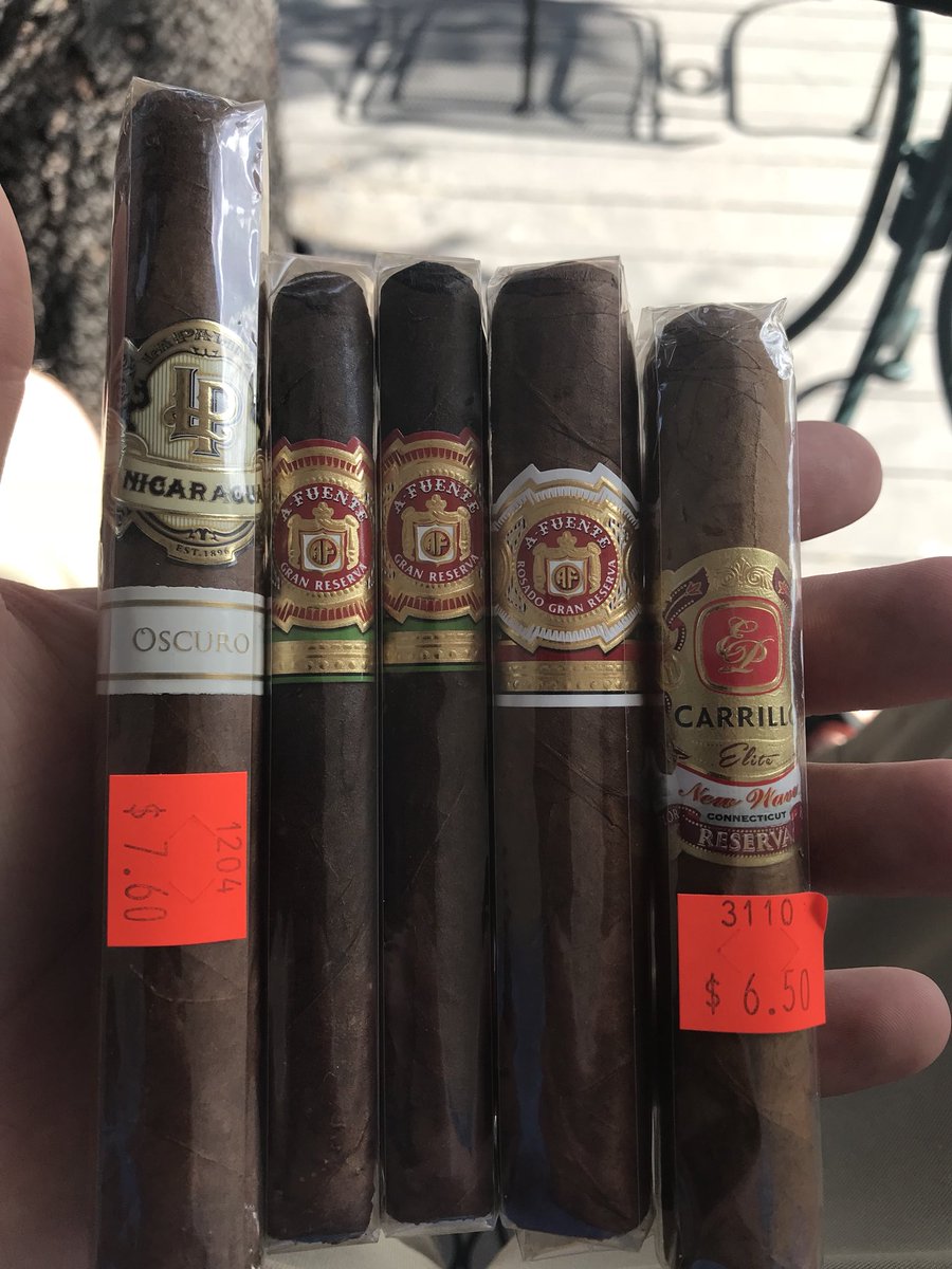 Burned down the outstanding #Fuente Rosado Sun Grown 8-5-8 this afternoon, and had to pick up some more goodies! Trying to restock my humidor! 😅✌️😗💨💨💨💨 #BOTL #Cigars #pssita