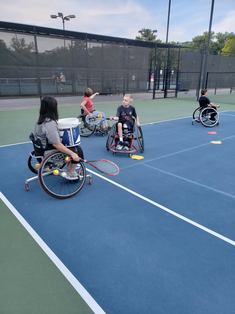 Hockey_NF_Mom's tweet photo. Last wheelchair tennis of the season #imwithTravis #adaptiverec #funtimes #seetheability #EndNF https://t.co/eAeYnQYir4
