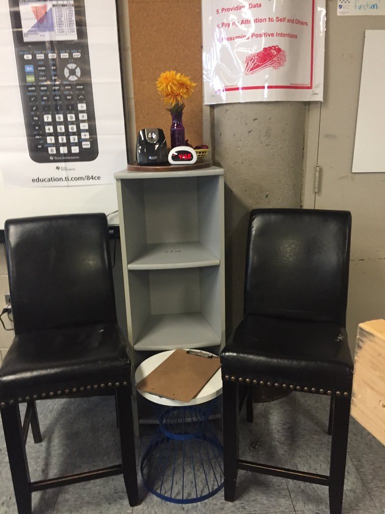 K8thee's tweet photo. Added to my classroom’s flexible seating, moved the Genius Bar (now with wheels...thank you Alian) added a cozy corner, more VNP’s, and several fans. All set for next week! @KarenJan @mmatp @Julielouf @BreedMiddle https://t.co/yubJfYRnJf