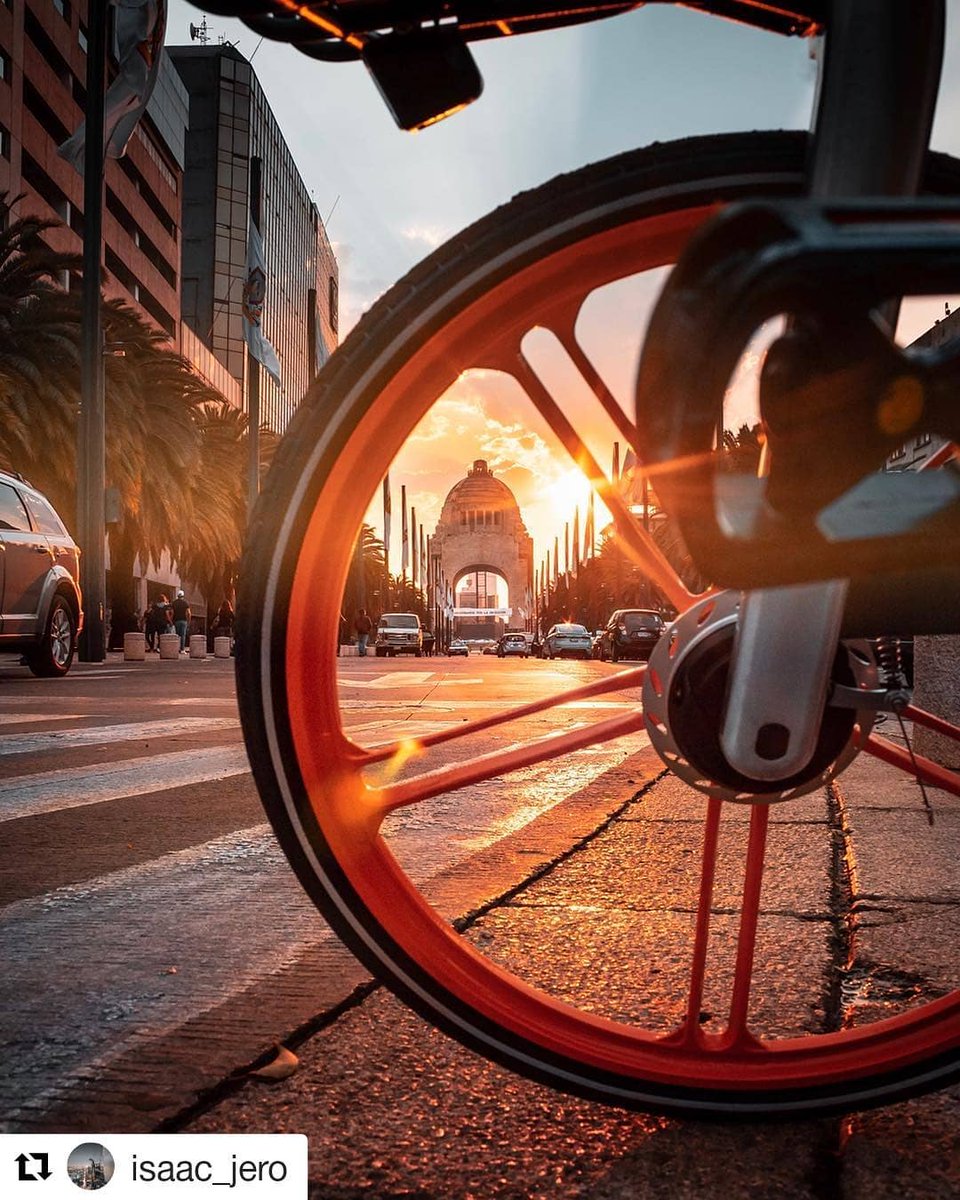 ¡En bici o caminando no te pierdas de visitar uno de los mejores miradores de la ciudad! Hoy cerramos a las 8:00 pm. Te esperamos. ⏰ foto: #isaac_jero