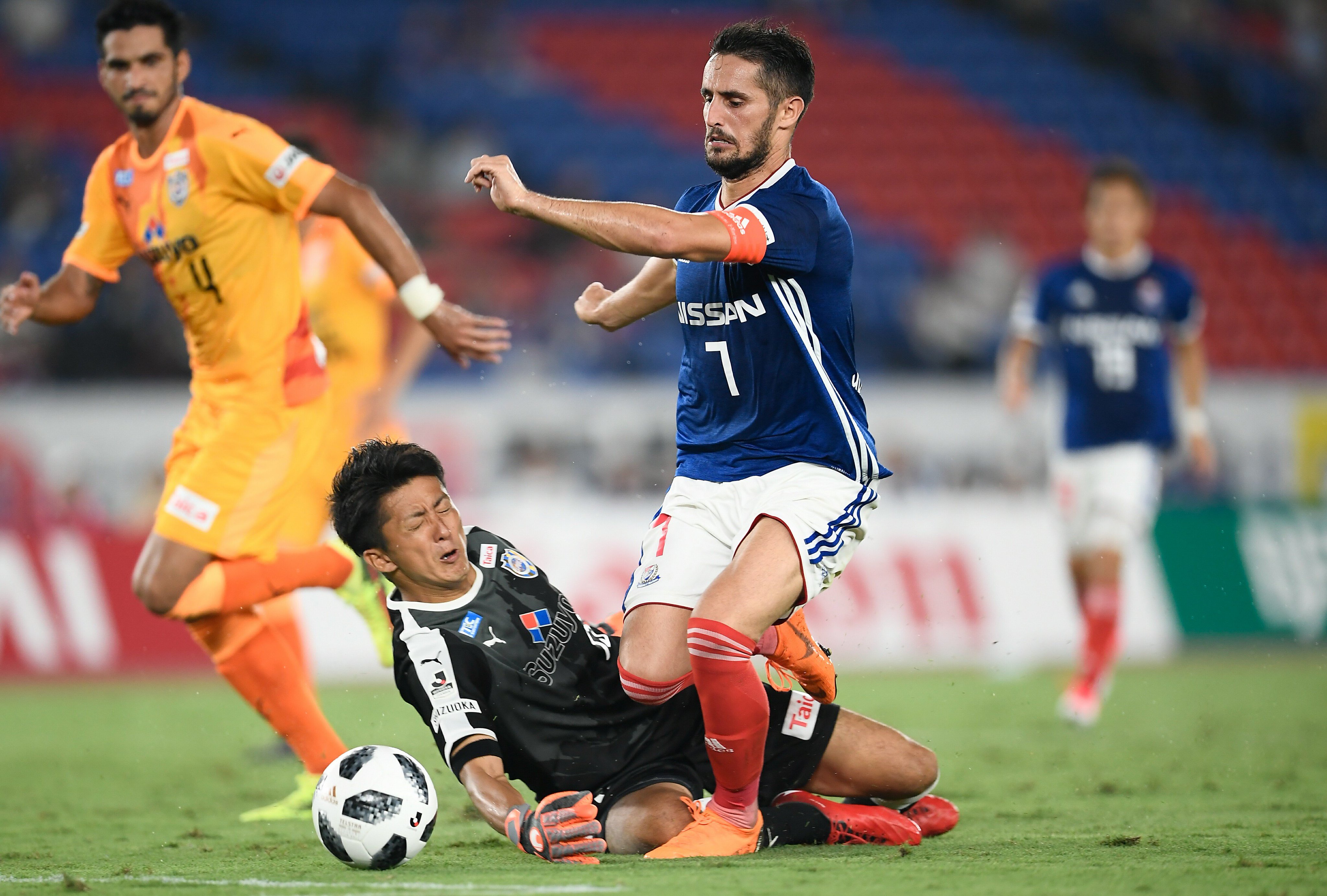 تويتر サッカーダイジェスト على تويتر J１採点 寸評 横浜１ ２清水 全得点に絡んだ金子が最高評価 退場のドゥシャンは厳しい 採点に T Co Jnhkoqq1 Jリーグ 横浜f マリノス 清水エスパルス 採点 寸評 T Co Fgifm9wv1w