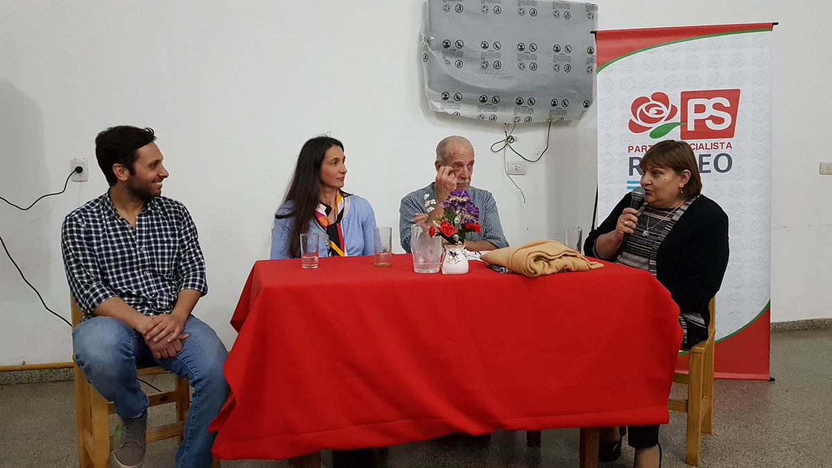 ArielBon's tweet photo. Hoy con Ángel Sciara y Soledad Álvarez en el tercer encuentro de charlas "La política económica en un contexto de crisis" #CrecePS #CapitalCampaña #ArroyoAguiar https://t.co/FJBYp5RqcB