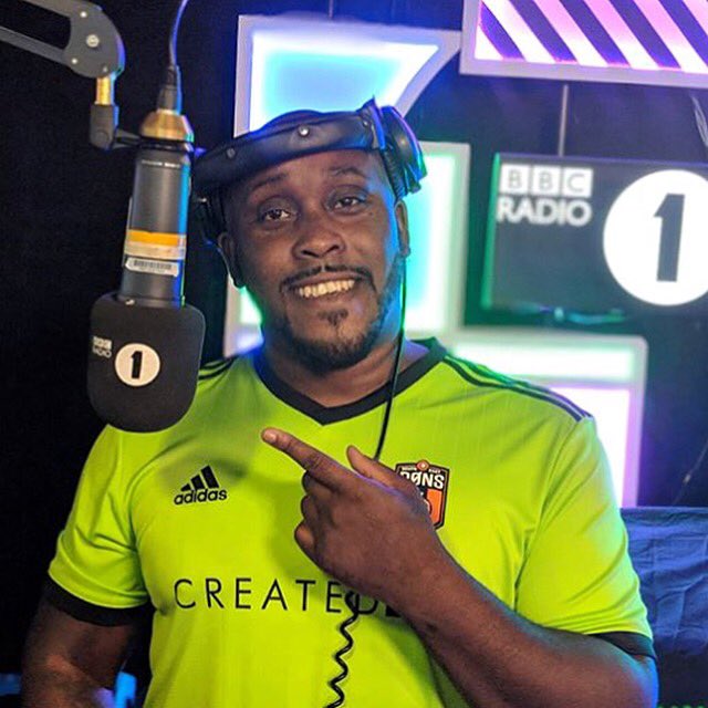 SEDonsFanPage's tweet photo. . @KennyAllstar repping the Døns home shirt on @1xtra #Anything https://t.co/OuG7pkPeRR