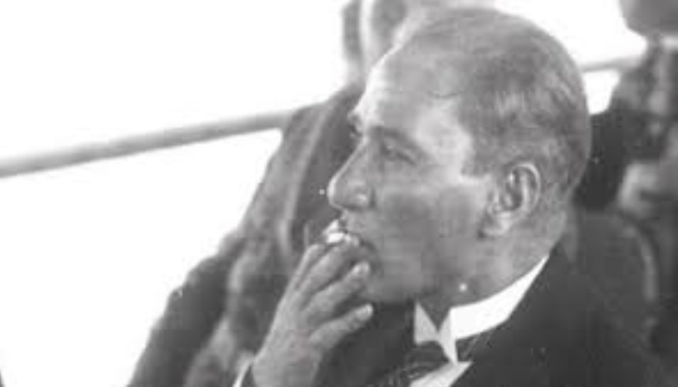 instakip_com's tweet photo. #30Ağustos Zafer Bayramı Kutlu Olsun! Ey gidi Atam Sensiz Olmuyor... https://t.co/fdBtCaVlbk https://t.co/Gyc7baaGlI