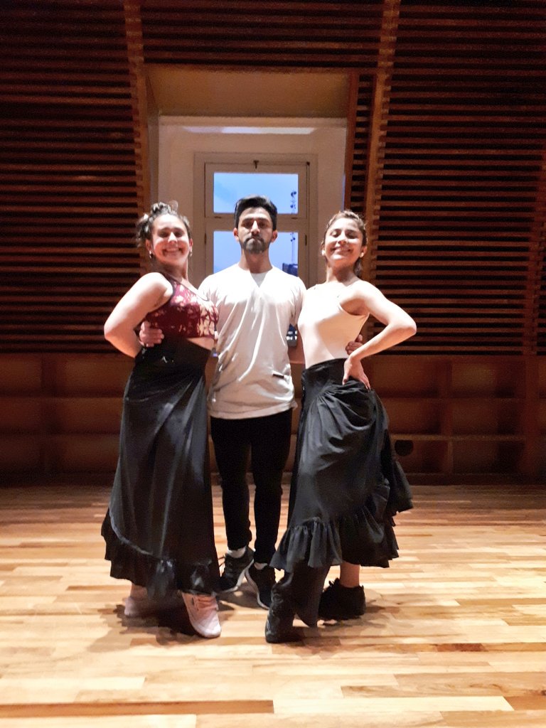 leoluissosa's tweet photo. Ensayo #compañeras del #BalletFederal https://t.co/ZoJAyt5XdQ