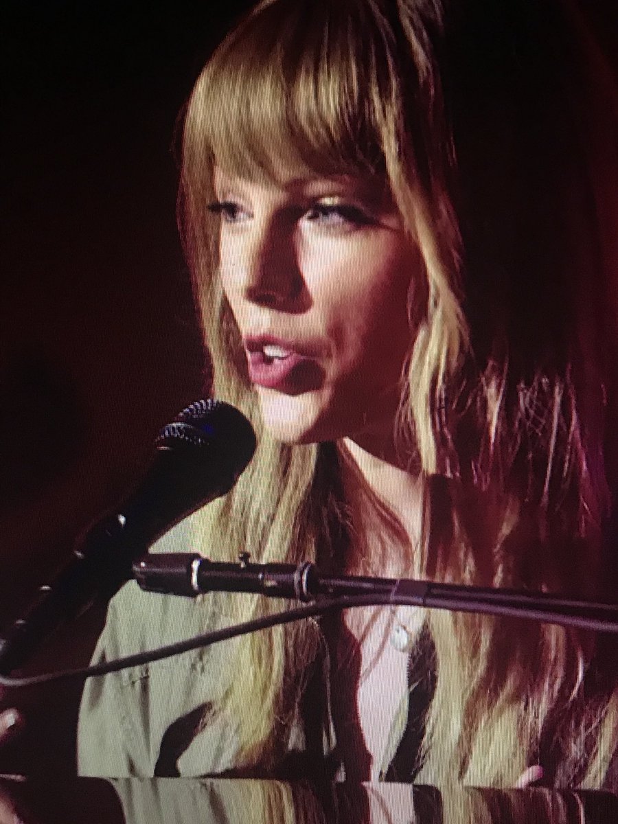 reputallison13's tweet image. OMG HOW IS SOMEONE THIS BEAUTIFUL😍😍😍 @taylorswift13 @taylornation13 @ATT @directvnow #TaylorSwiftNOW