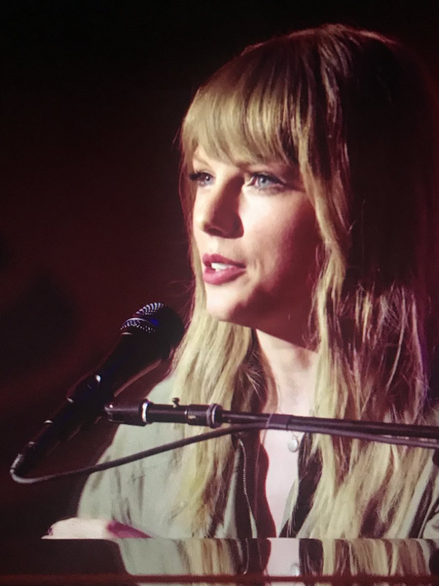 reputallison13's tweet image. OMG HOW IS SOMEONE THIS BEAUTIFUL😍😍😍 @taylorswift13 @taylornation13 @ATT @directvnow #TaylorSwiftNOW