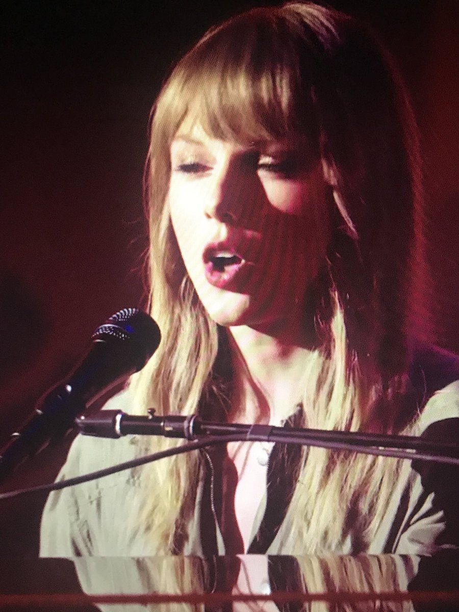 reputallison13's tweet image. OMG HOW IS SOMEONE THIS BEAUTIFUL😍😍😍 @taylorswift13 @taylornation13 @ATT @directvnow #TaylorSwiftNOW