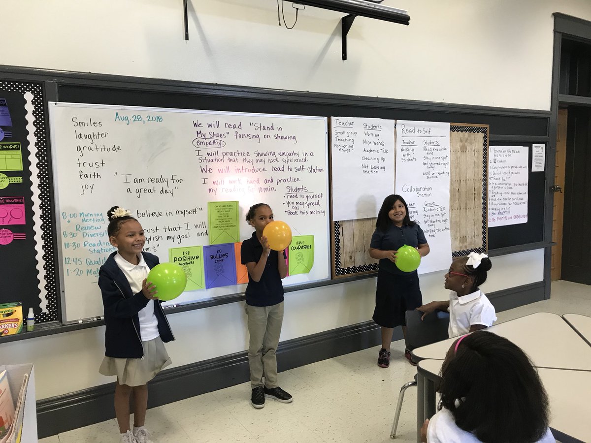DeLong3rdgrade's tweet photo. Happy House Day! The kiddos found out what house they belong to for the year and created goals for their best teamwork to win house points!!! #PLignightthelight https://t.co/fNMAApIzlZ