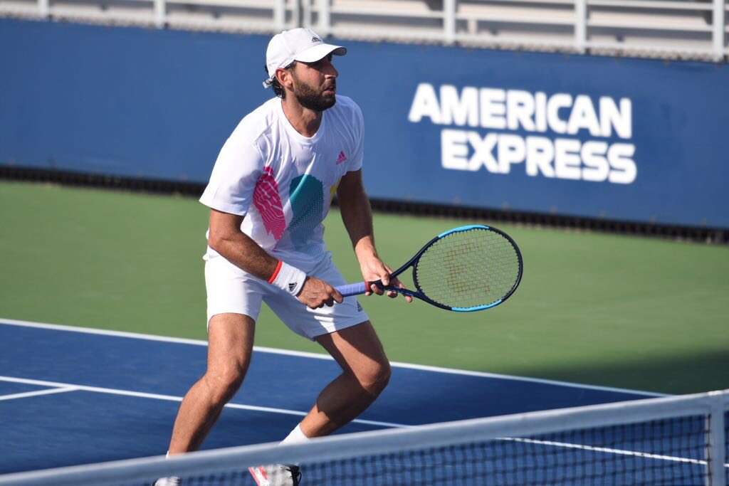 gonzalezsanty's tweet photo. A 2da ronda @usopen #vamossanty #mexico🇲🇽 #brazil🇧🇷 #demoliner 
.
.
Gracias por el apoyo!!! 👊🏻👍🏻💪🏼👏🏻a seguirle!!!! #usopen2018 #newyork 
📸➡️ #reginacortinaphotography https://t.co/gobDEzh1Ff