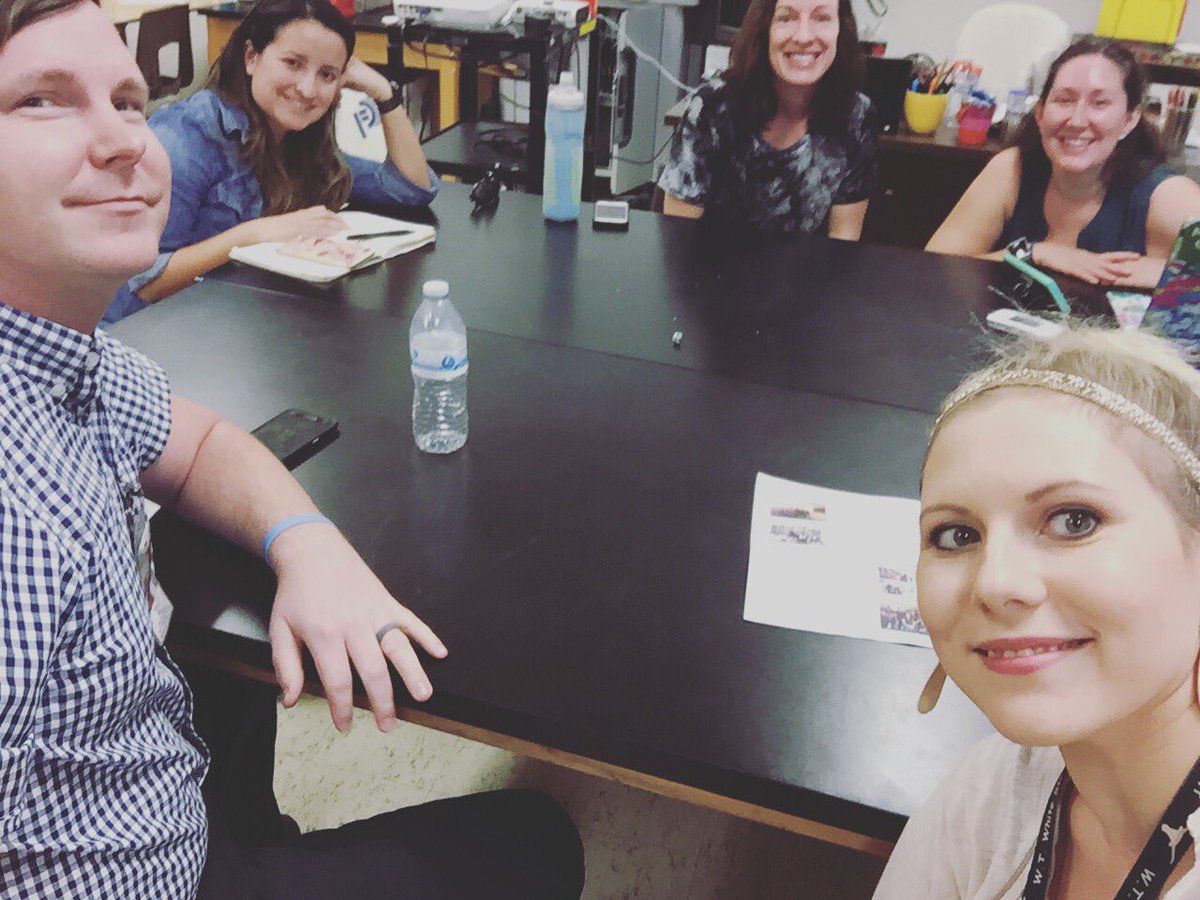 Planning great things for our students with the local non-profit @ClrMeEmpowered! We are excited for the opportunity to promote civic engagement through art!
@WTWVisualArt @WTWHighSchool #DallasISD #personalizedallasisd #VisualArt #local #HornsUp #LonghornPride #LonghornsRising