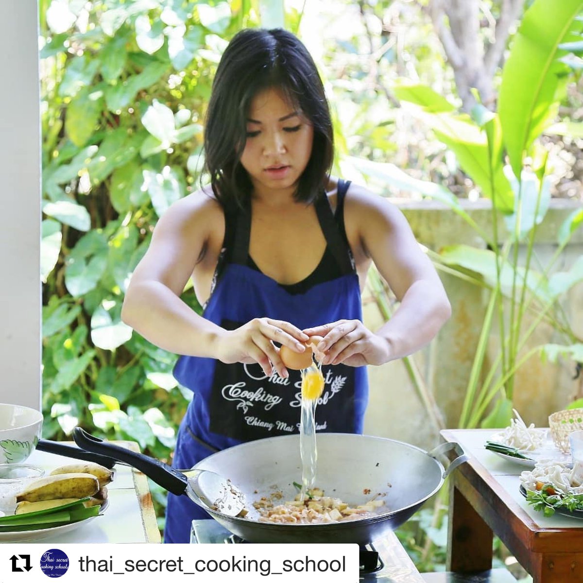 Venture_Within's tweet photo. Did you know that the simple task of trying a new food can reinvigorate your life? Trying anything new helps you get to know yourself better, overcome fears and even drive creativity and produce endorphins. Go ahead, give it a try! Sign up for our Thailand program! #VentureWithin https://t.co/TrmStijAYN
