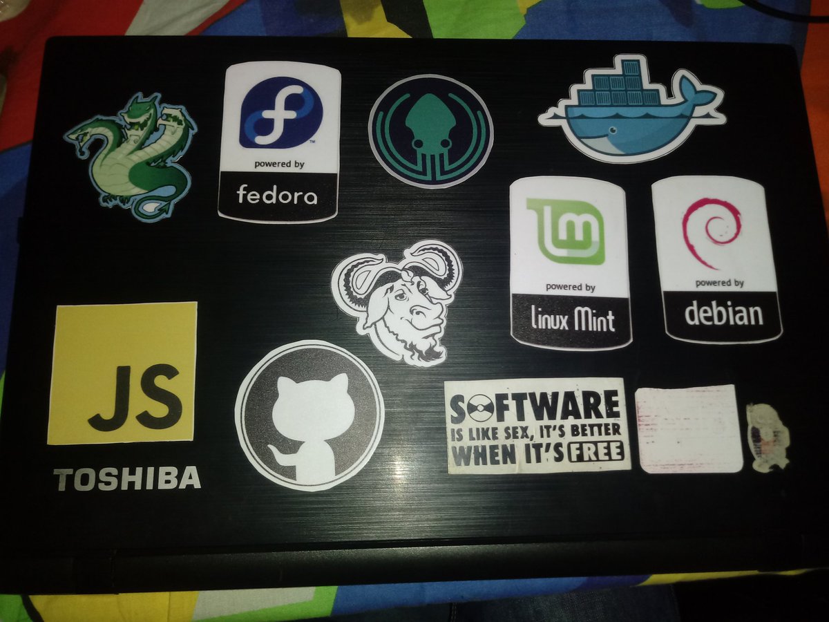 reneipiales120's tweet image. Hola #laravelstickercontest2018