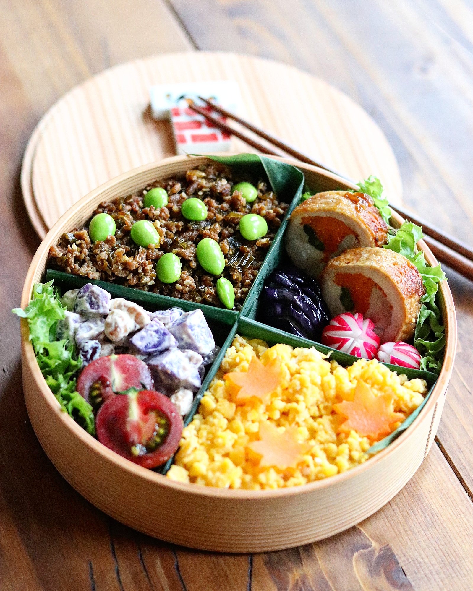 どんち V Twitter 今日のお弁当 お弁当 そぼろ弁当 わっぱ弁当 ランチ おはようございます 今日は炒り卵と葱味噌肉そぼろご飯 チキンロール シャドークイーン 紫じゃがいも とお豆のサラダ 前日に描いたお弁当設計図もペタり イラスト お絵描き どんち V Twitter 今日のお弁当 お弁当 そぼろ弁当 わっぱ弁当 ランチ おはようございます 今日は炒り卵と葱味噌肉そぼろご飯 チキンロール シャドークイーン 紫じゃがいも とお豆のサラダ 前日に描いたお弁当設計図もペタり イラスト お絵描き
