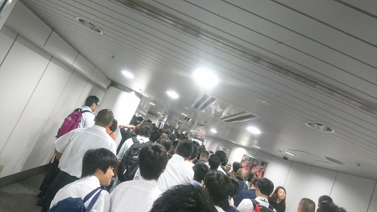 京浜東北線の人身事故で入場規制が掛かった横浜駅の現場の画像