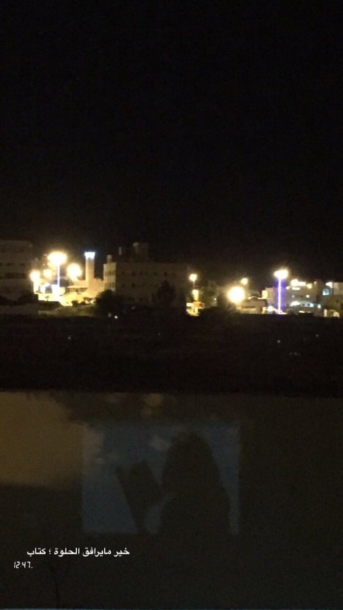 AS10a_'s tweet photo. مختصر ليلتنا نافذة وكتاب 🌃. https://t.co/fRfVZFwIjm