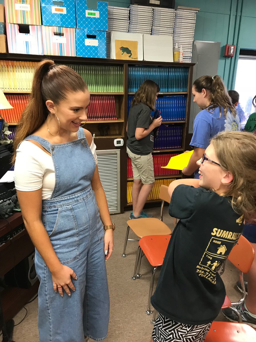 Riley Clemmons (Capitol Recording Artist) visits with East Elementary 6th grade chorus students! #@RileyClemmons #music #@EESPrincipal #@composer1756