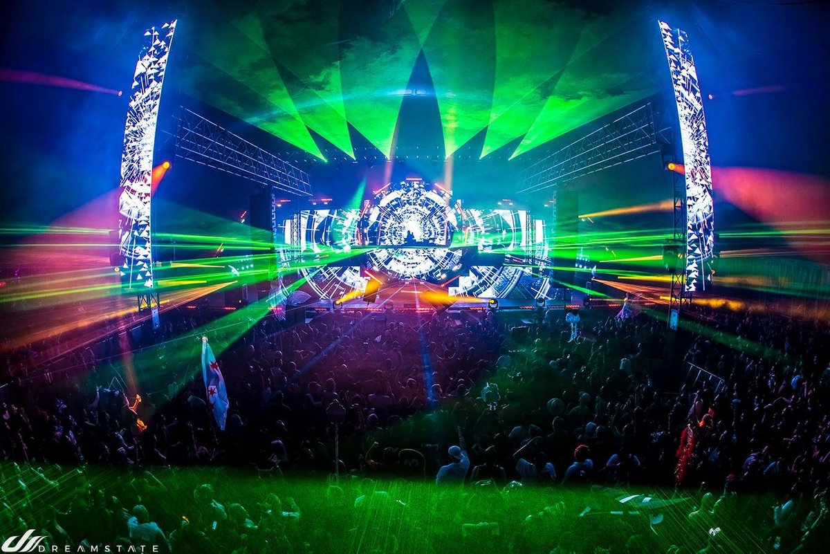 EDMIdentity's tweet image. Did you purchase your @DreamstateUSA #SoCal tickets yet? Lineup features #Laserface by @GarethEmery, @vinivicimusic, @FerryCorsten pres #SystemF, @JOCofficial, @craig_connelly and many more!

#DreamstateSoCal #TranceFamily #Dreamstate

bit.ly/2oly0tr