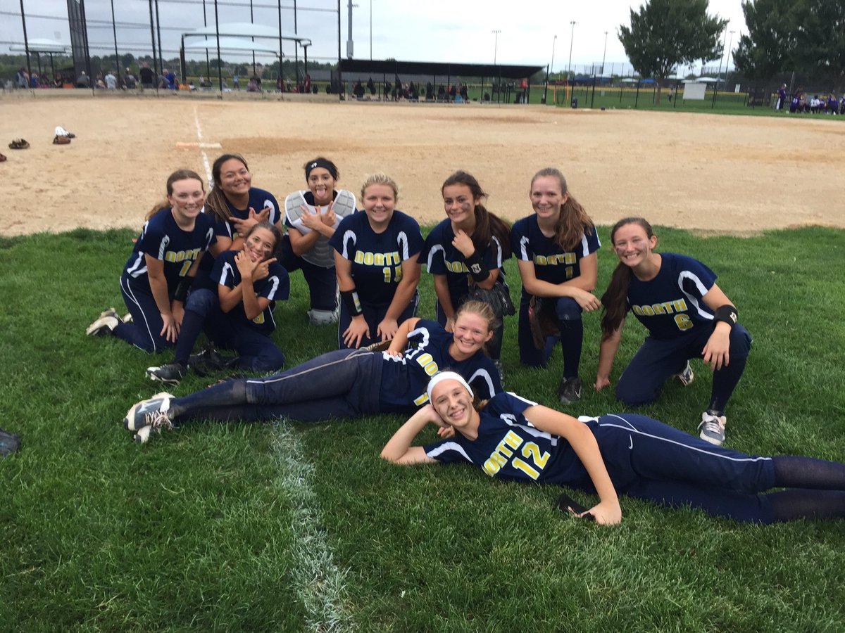 LNEagleSoftball's tweet image. Good opening week for JV &amp;amp; C Teams at the Lee’s Summit JV Tourn. JV goes 3-1 &amp;amp; are Silver Bracket Champs defeating cross town rival Liberty in the final game. C Team plays some tough competition &amp;amp; gets their 1st win of the season over Belton. Great Jobs Eagles!!!