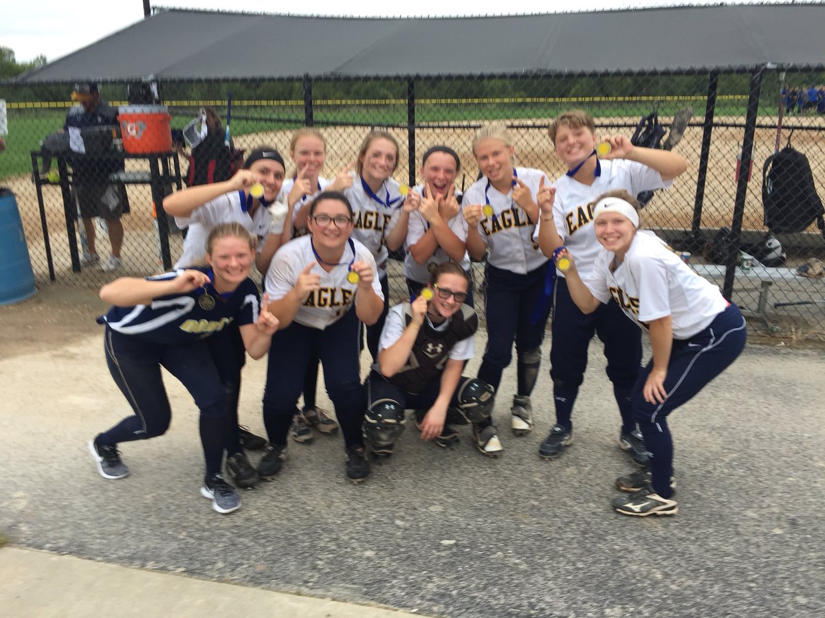 LNEagleSoftball's tweet image. Good opening week for JV &amp;amp; C Teams at the Lee’s Summit JV Tourn. JV goes 3-1 &amp;amp; are Silver Bracket Champs defeating cross town rival Liberty in the final game. C Team plays some tough competition &amp;amp; gets their 1st win of the season over Belton. Great Jobs Eagles!!!