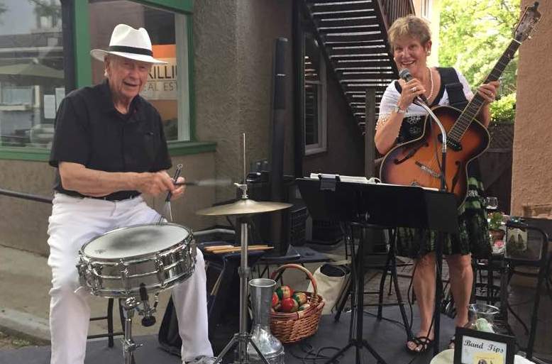 autbar's tweet photo. Live Music Tonight: Debbie Fogell @autbar 6:30-9pm #livemusic #patio (weather permitting) #ypsimusic #annarbormusic #JimToyCenter @UmichStudents #UMSpectrumCtr #PrideMonth @KerrytownA2 #AnnArbor #realYpsi @glbtbooks @ILoveGayDetroit #lgbt #gay #queer https://t.co/v5y4Ud3Z4S