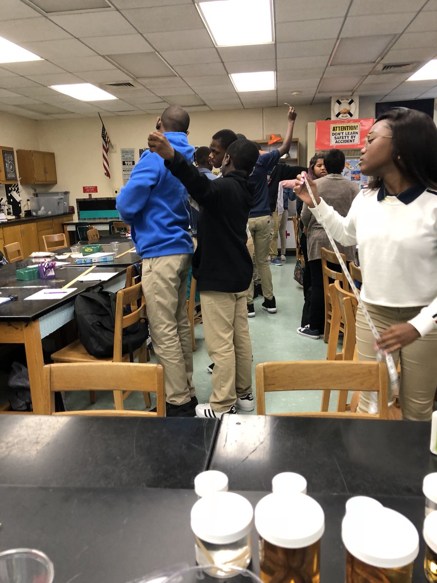 clayton_biology's tweet image. Meanwhile.... everyone busy "doing science" #inquirylab #datacollecting #realworldquestions @MDCPSSTEAM @MDCPSCentral