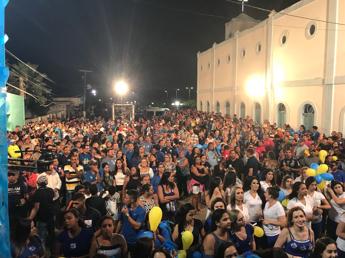 Gustavocanti's tweet photo. Maxaranguape recebendo a #OndaAzul55 o povo está do lado da verdade! Vamos à vitória Governador @RobinsonFaria #55Neles https://t.co/EvxJaA5gGt