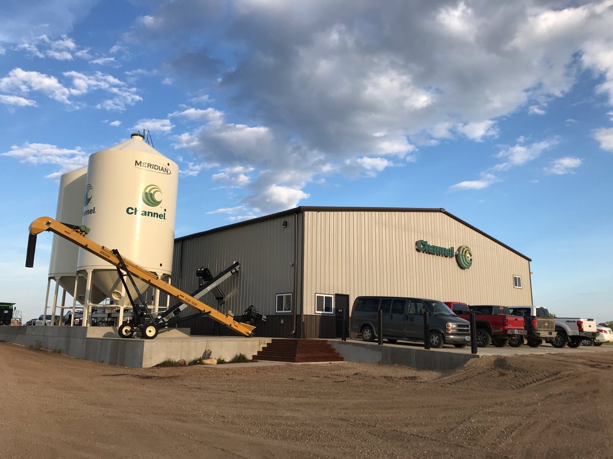 Beautiful evening with Infinity Ag. New products look 💪🌞. #Grow18.