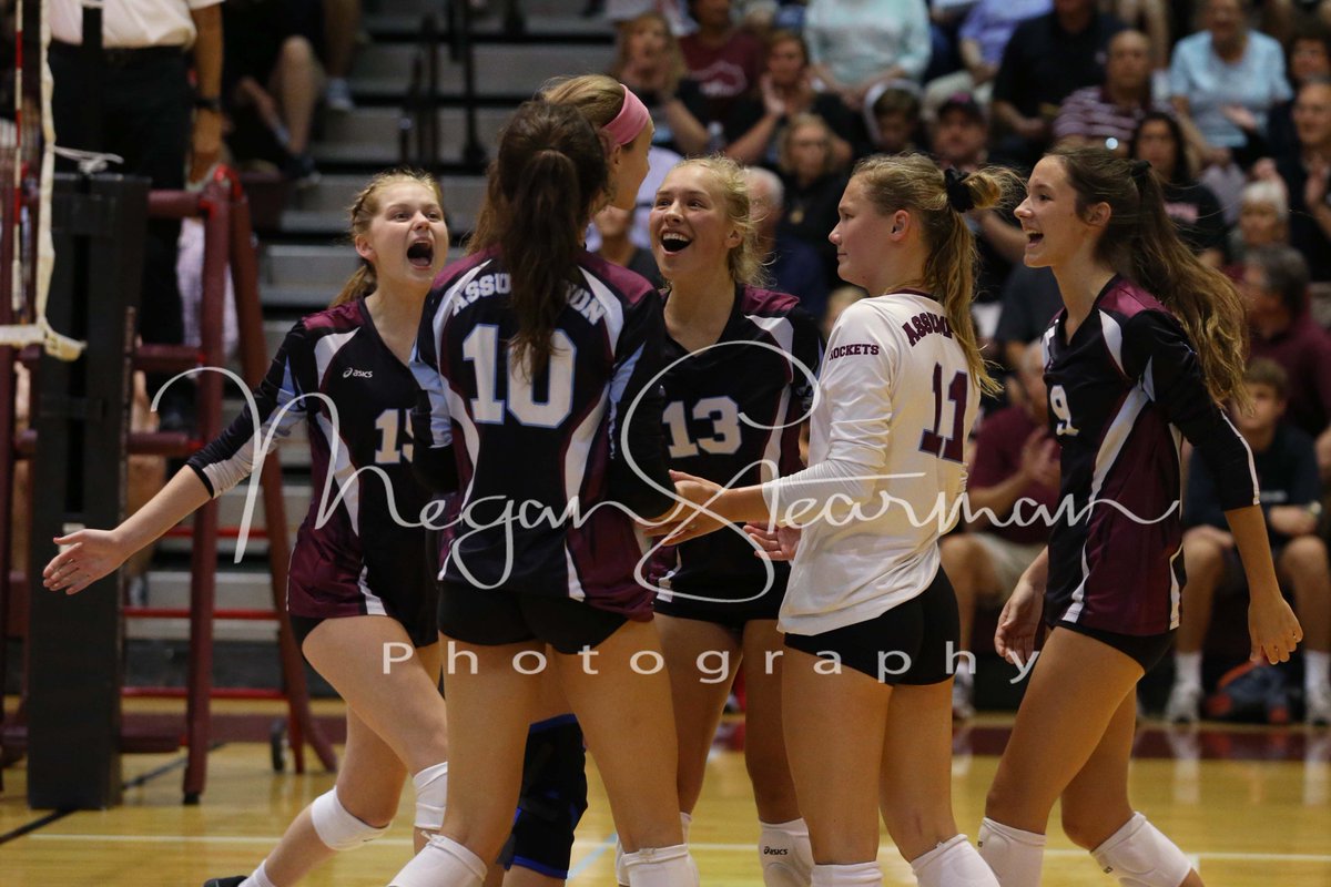 Megan_Stearman's tweet photo. Rockets win! Rockets sweep!

@vballrockets win all three games against SHA! No. 1 AHS improves to 8-0 on the season. #GoRockets https://t.co/WfoemrkPlQ