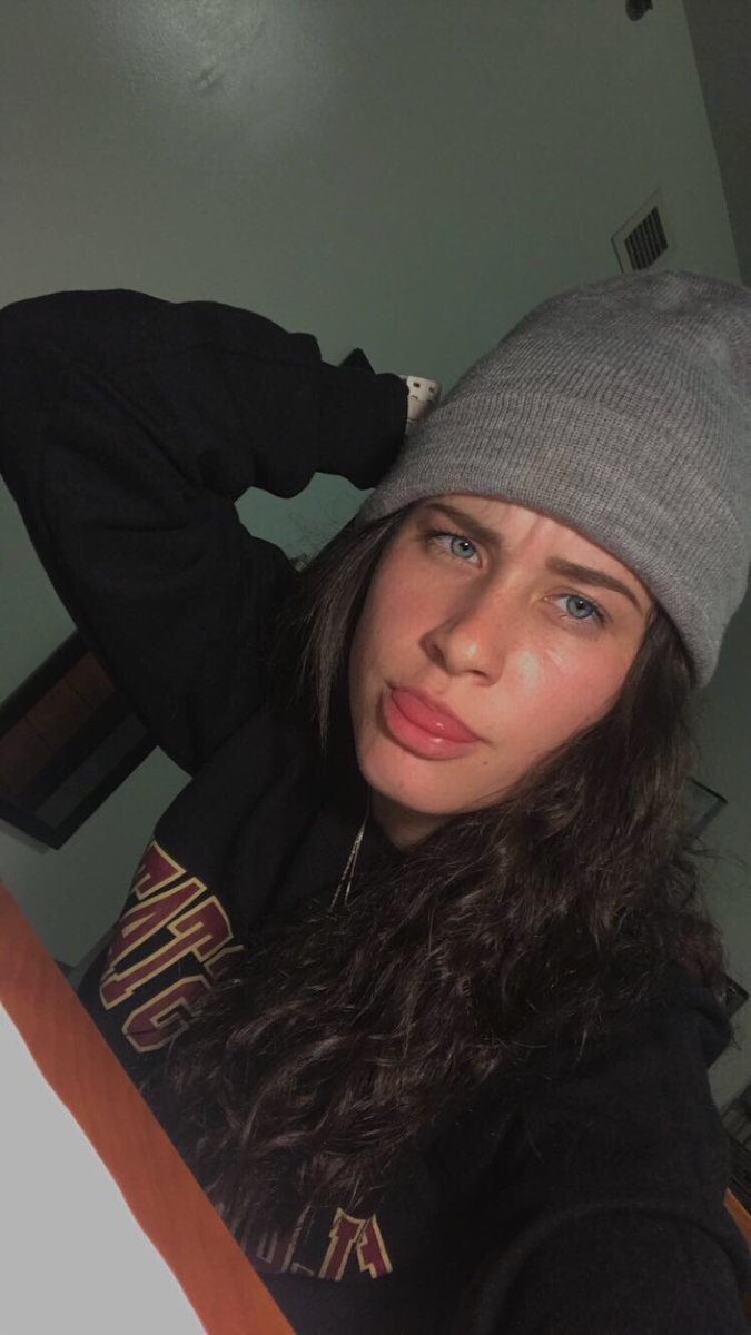 mellowedsoul's tweet photo. I could fuk wit blue eyes💙 #thankssnap https://t.co/kxxUkpuP8w
