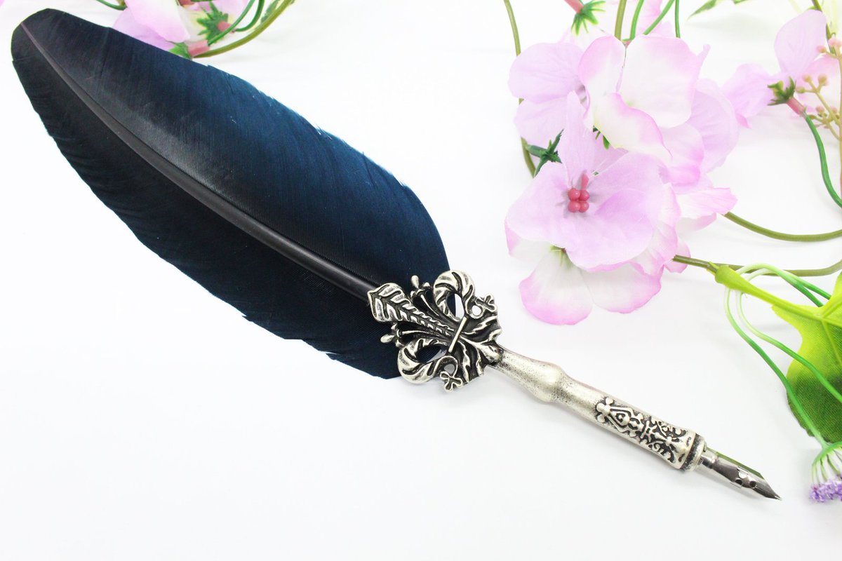 三商 בטוויטר 秋のギフトに是非 Dallaitiダライッティ ユリ紋章羽根ペン ブルー インクボトル ペン立てセット 販売中です イタリア 羽根ペン 羽ペン 文房具 アンティーク ギフト プレゼント T Co 7vnltzhwka Amazonjpさんから T Co