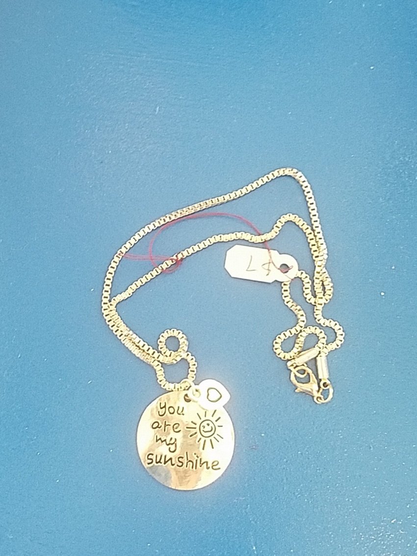 LularoeMade's tweet image. You are my sunshine! Only $7 #youaremysunshine #necklace #bling #sparkle #jewelry #wonderfullymade #shopnewportrichey