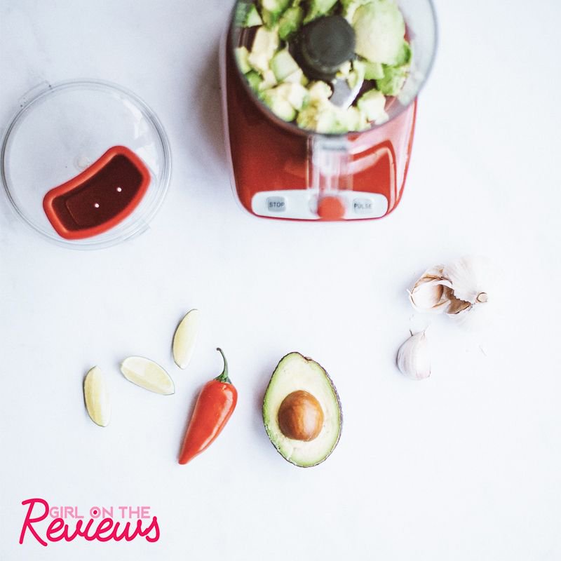 GOTRny's tweet image. Craving for some nachos and guacamole? Whip up your own recipe at home! Create the perfect texture for your homemade guac that your family will surely enjoy! Stay tuned for more #blenderhacks &amp;amp; check out my website too for the best blenders in 2018! 💜 girlonthereviews.com 💕