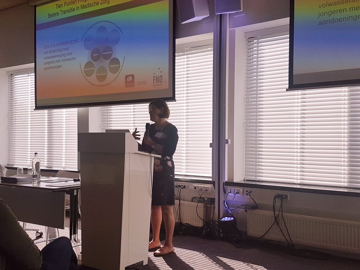 Lector Dr. AnneLoes van Staa presenteert het Tien Punten Programma Betere Transitie in Medische Zorg. Er moet landelijk aandacht komen voor #transitiezorg 
<a href="/KCZorginnovatie/">Kenniscentrum Zorginnovatie</a>