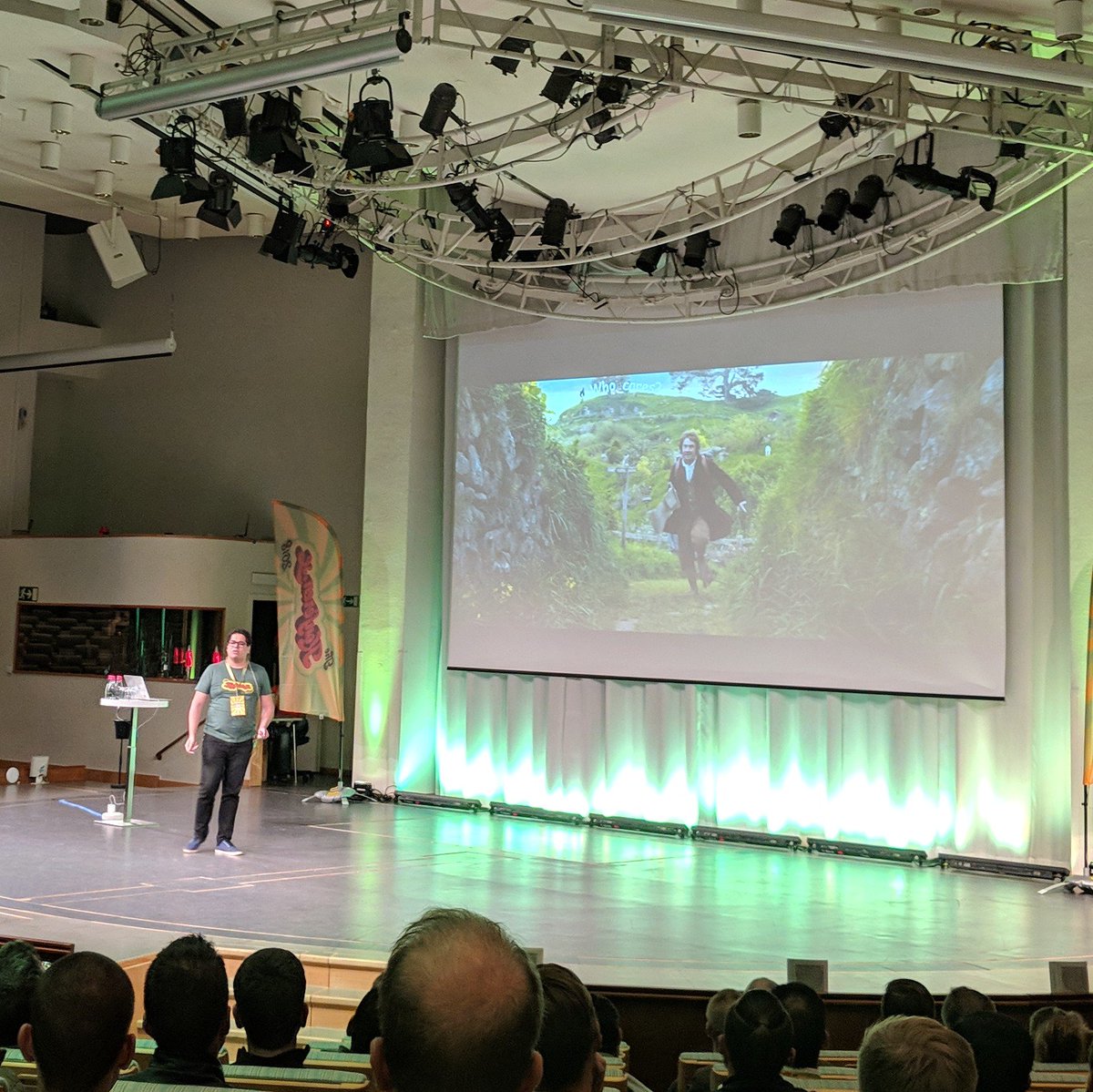 ctaintor's tweet photo. Luiz Socrate taking us through making your code tell the story #lightningtalks #thekonferense2018 https://t.co/uFZZgyzZRN