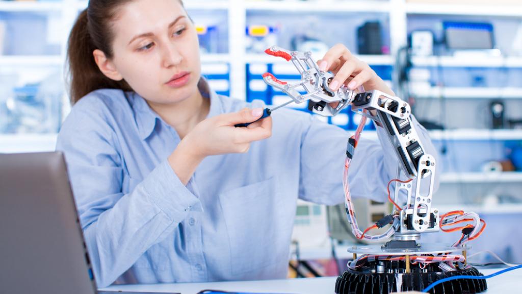 JNJNews's tweet photo. Are you a woman in STEM? Don’t forget to submit your application for the #JNJ #WiSTEM2D Scholars Award by 9/25 for a chance to receive $150K toward your research. Apply here: https://t.co/y09bH4bgFE https://t.co/BzTZpApxhS