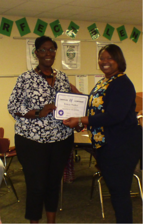 nrburgermiddle's tweet photo. Congratulations! August Teachers of the Month - Ms. Baker and Mrs. Walker!
@HPSD @HpsdSup #roaringtothetop https://t.co/YTi7rqAdhw