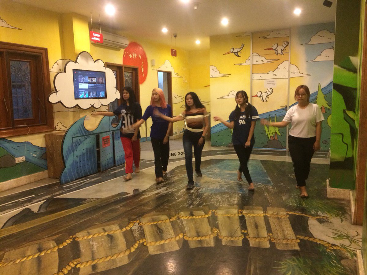 loopstationid's tweet image. Girls next dream lagi latihan nih di ruang indoor kita,
Giliran kalian kapan nih loopers?

#Loopstationsby
#Loopcorner
LSJ