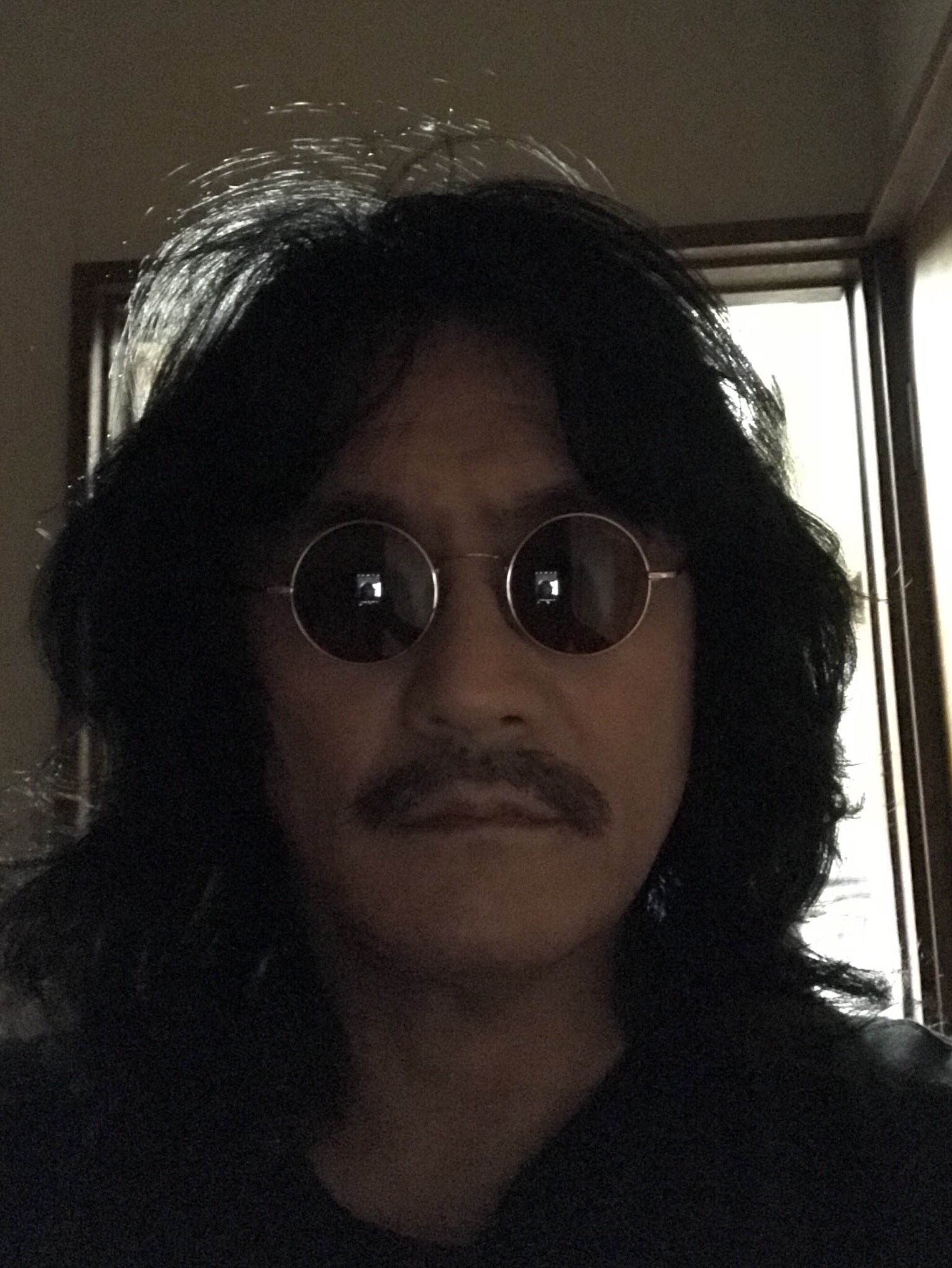 福山 芳樹 55歳になりました せっかくなので バサラサングラスを かけてみましたが ジョンレノソさんみたいに なってしまいました マクロス Jamproject 福山 芳樹 55歳になりました せっかくなので バサラサングラスを かけてみましたが ジョンレノソさんみたいに なってしまいました マクロス Jamproject