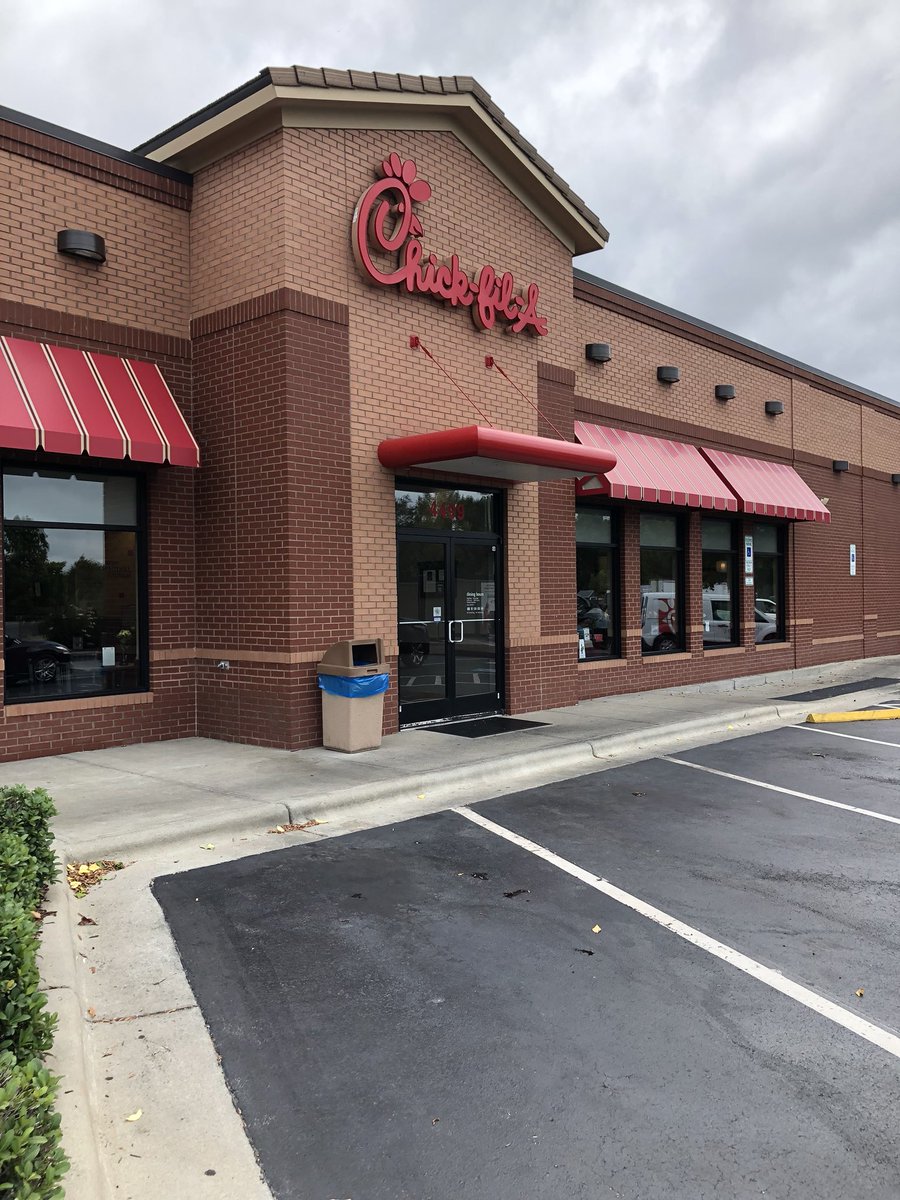 CFA_Ktown's tweet image. It will be our pleasure to serve you for lunch today. For the safety of our guests and team members, we will close at 2:00pm. We will reopen when it’s safe to do so. #goawayflorence  #besafeoutthere #prayersfornc #chickenontheneuse #itsalwaysourpleasure🐮