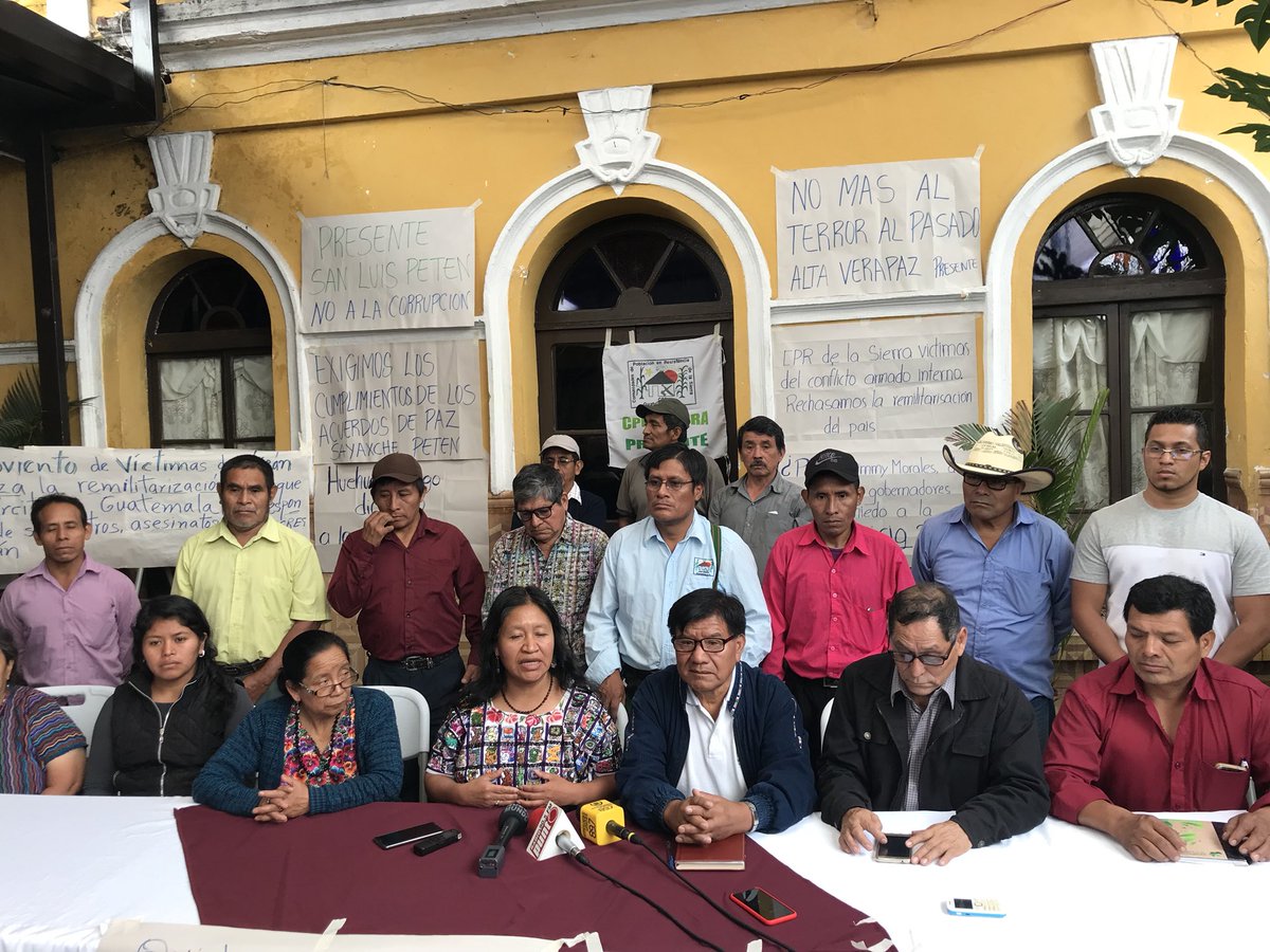 Indignados y en contra de las decisiones del gobierno, se expresaron miembros de organizaciones de representantes de víctimas del conflicto armado interno, al considerar que se busca reprimir a la población utilizando a las fuerzas armadas, en actos públicos.