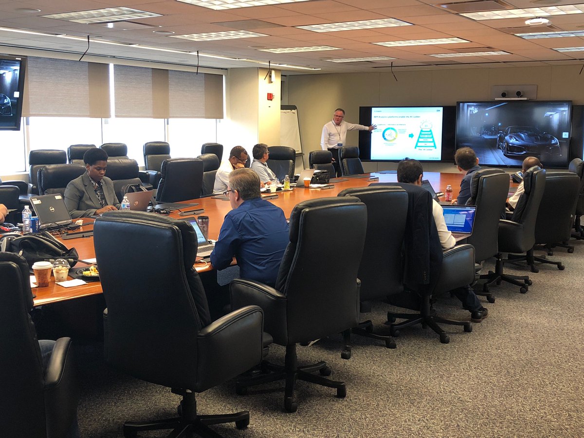 mac_ccc's tweet image. Jon Lind, Principal Offering Manager, IBM Hybrid Data Management, delivering an overview on Hybrid Data Management at the #IBMGlobalElite Academy event for  General Motors.  #hybridcloud #ibmdb2